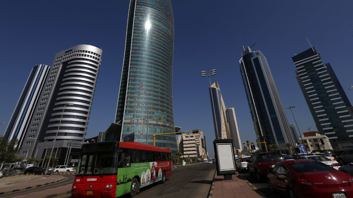 Kuwait allows women to join military in combat roles