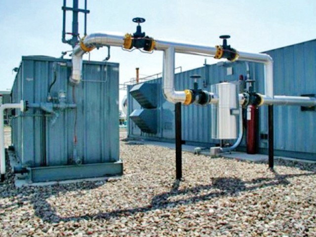 Petroleum minister says Punjab may get lower gas pressure in winter. PHOTO: FILE