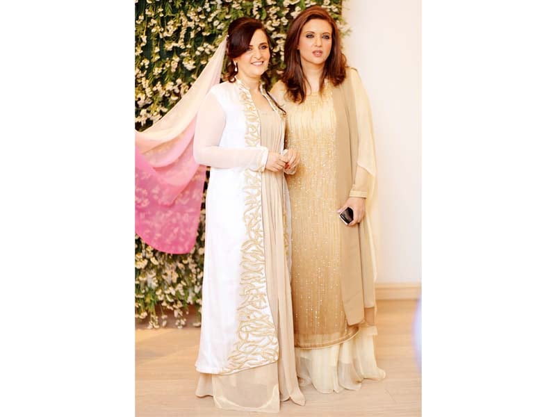 It runs in the family: Hina Bayat and Sadaf Kamal