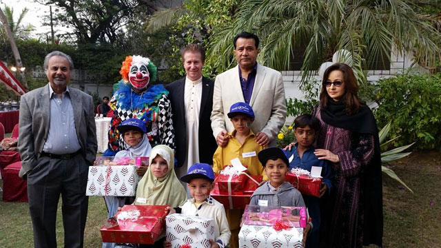 As worshippers across the city were observing the holy night of Ramazan 27, there was a group of robbers snatching wishes of sick children.
PHOTO: makeawish