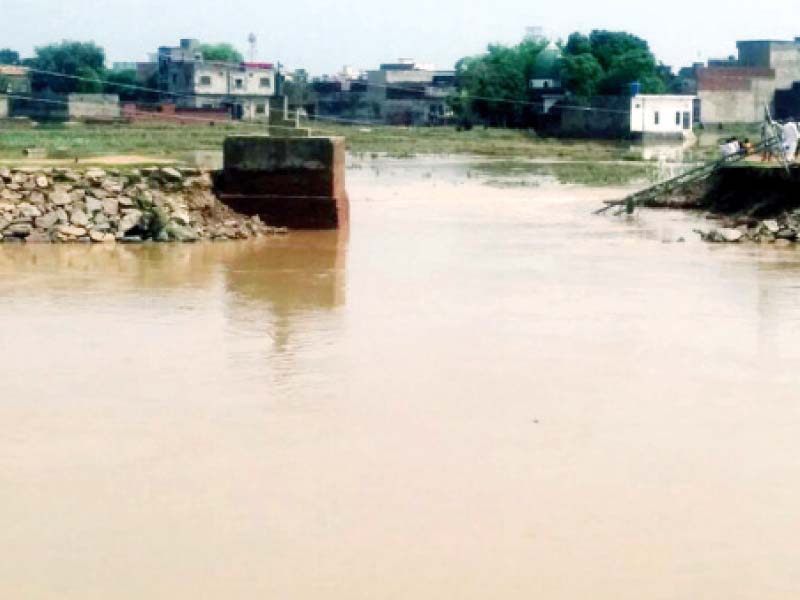 A breach at the Aik torrent near Rangpura, (left) Flood water in a residential area of Rangpura (right). PHOTOS: PPI