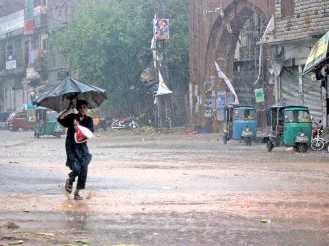 The city had been constructed after the 2005-earthquake had destroyed most of the original Mirpur.
PHOTO: EXPRESS