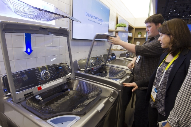 US Consumer Product Safety Commission (CPSC) issued a warning today after multiple reports of top-loading washing machines exploding. PHOTO: REUTERS