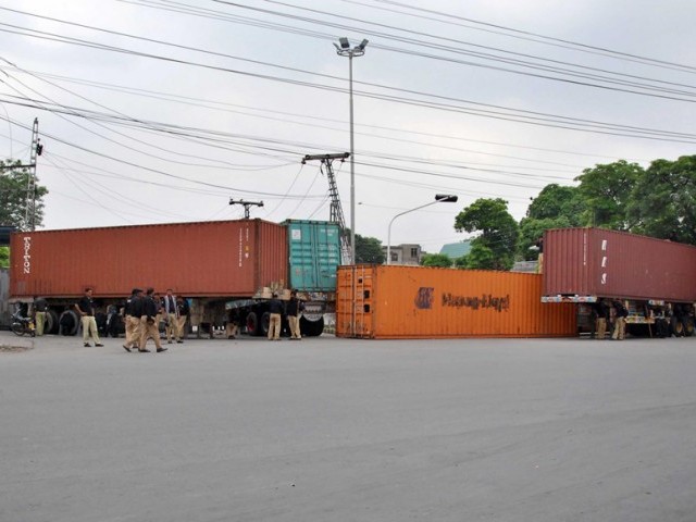 City govt allows PTI to stage rally after obtaining 39-point undertaking.
PHOTO: EXPRESS