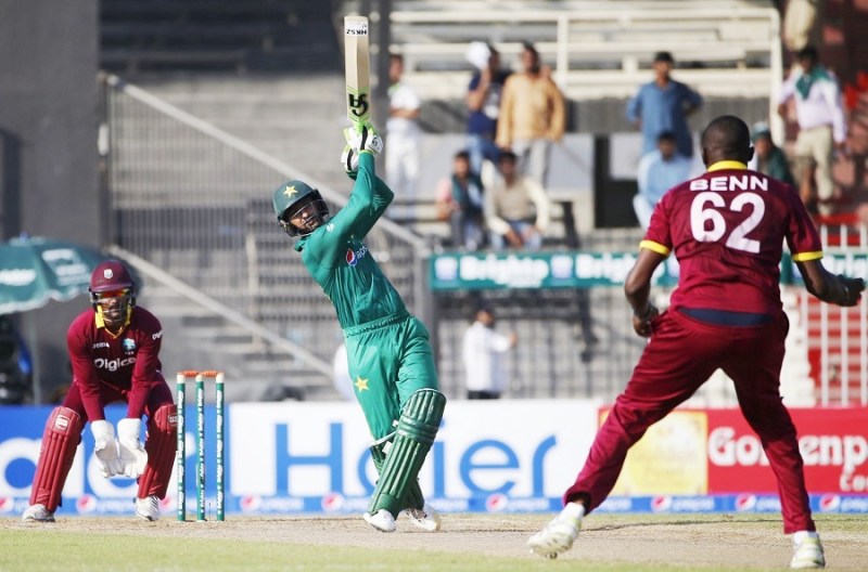 Malik thinks Karachi Kings are the strongest outfit of PSL on paper. PHOTO: AFP