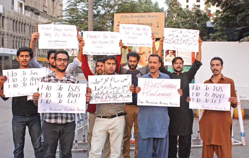 CPAP members protest against the attack on Shah Noorani shrine on Saturday. PHOTO: MOHAMMAD NOMAN/EXPRESS