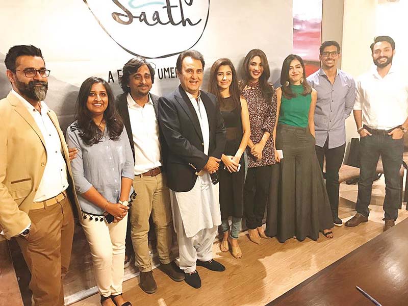 Chalay Thay Saath also stars Behroz Sabzwari, Shamim Hilaly, Mansha Pasha and Zhalay Sarhadi, amongst many others. PHOTOS: PUBLICITY