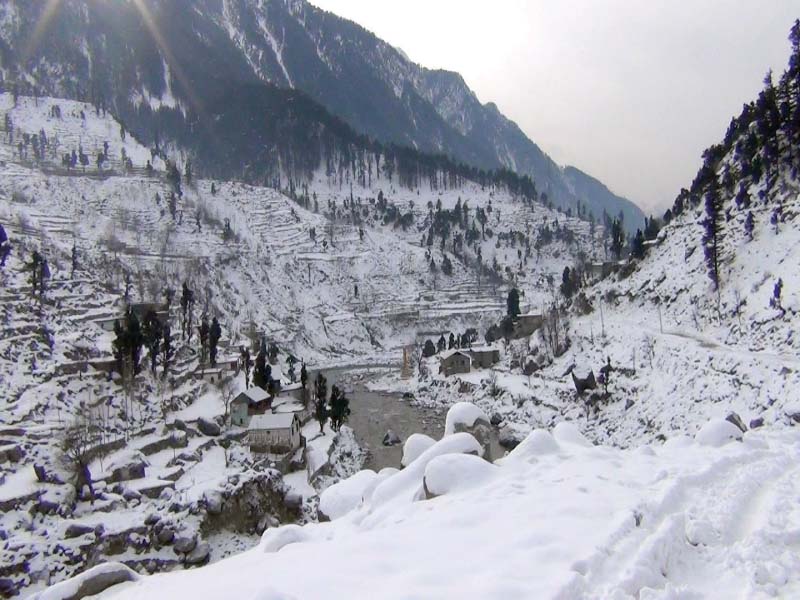 The Kalam valley is covered in snow. PHOTO: SHEHZAD KHAN/EXPRESS