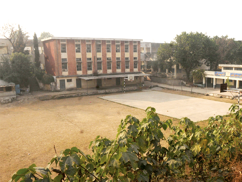 A school without a boundary wall in Sector F-6/2. PHOTO: WASEEM NAZEER/EXPRESS