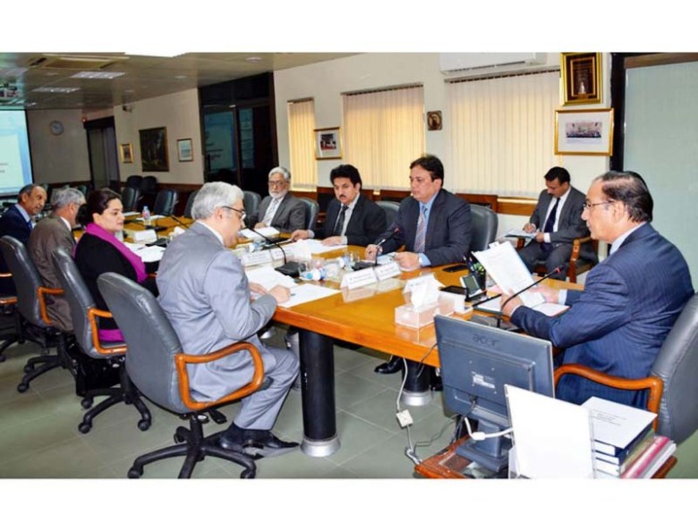 NAB chief Qamar Zaman Chaudhry chairs a meeting of the bureau. PHOTO: ONLINE