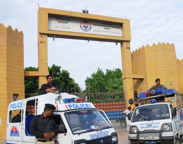 Main gate of Karachi Central Jail. PHOTO: MUHAMMAD SAQIB/EXPRESS