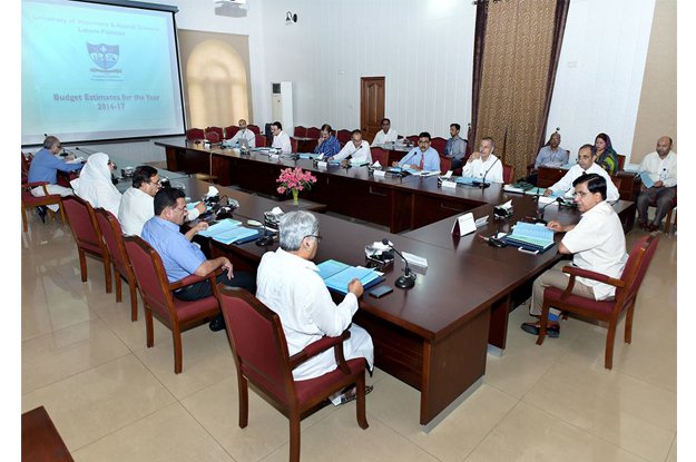 UVAS Vice Chancellor Talat Naseer Pasha chairing the 44th syndicate meeting. PHOTO: EXPRESS