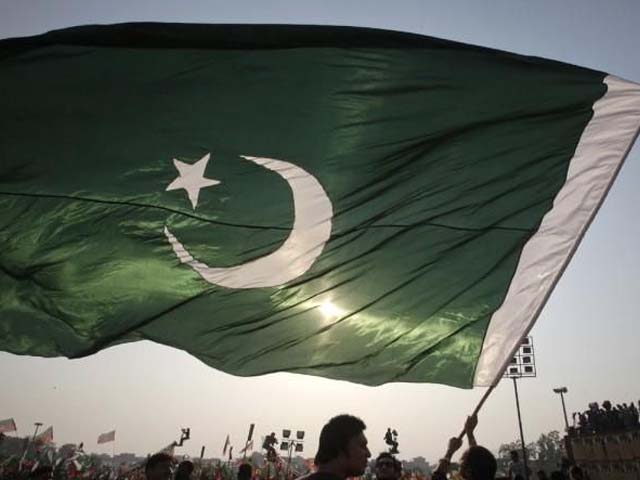 The music is upbeat and the lyrics are optimistic, reaffirming the nation’s belief in a united Pakistan after the East Pakistan debacle. PHOTO: PINTEREST