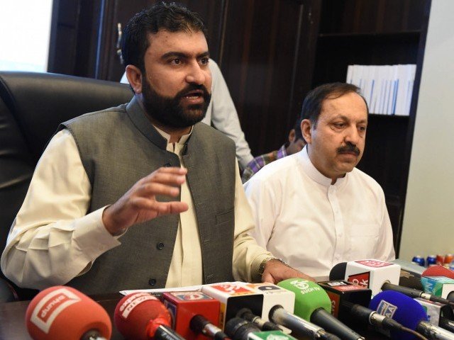 Balochistan Home Minister Sarfaraz Bugti addresses a press conference in Quetta in August 2, 2015. PHOTO: BANARAS KHAN/EXPRESS
