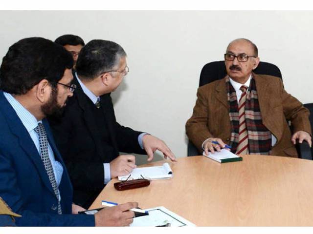 Adviser to the Prime Minister on National History and Literary Heritage Irfan Siddiqui chairing a meeting.
PHOTO: INP/FILE