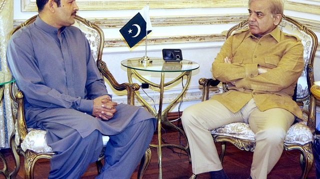 Wahla said the government spent Rs240 billion on Lahore’s metro train alone as compared to just Rs206 million on 40 million people of south Punjab. PHOTO: APP