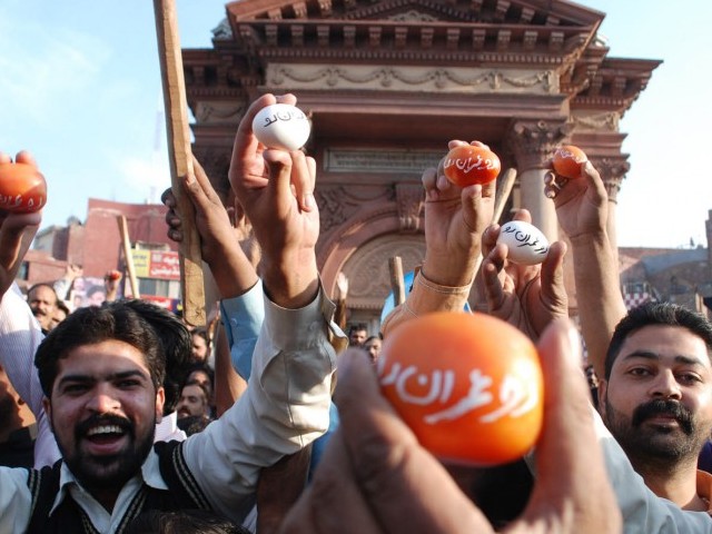 Hurling abuses is a common hate speech trait mostly found in PTI and PML-N supporters. PHOTO: INP/FILE
