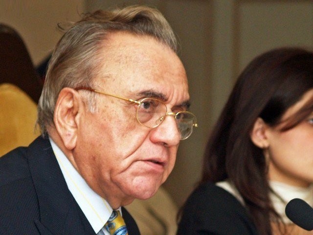Former foreign minister Khurshid Kasuri says Pakistan’s battle-hardened army has an edge over Indian military. PHOTO: NNI/FILE