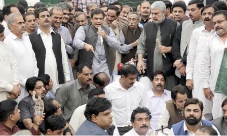 Leader of Opposition in Punjab Hamza Shehbaz during a protest outside Punjab Assembly in Lahore. PHOTO: INP