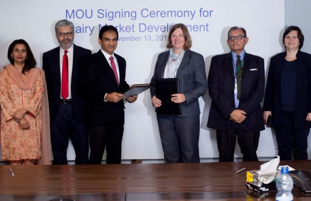 Engro Foods Limited, International Finance Corporation ink MOU for Dairy Market Development
