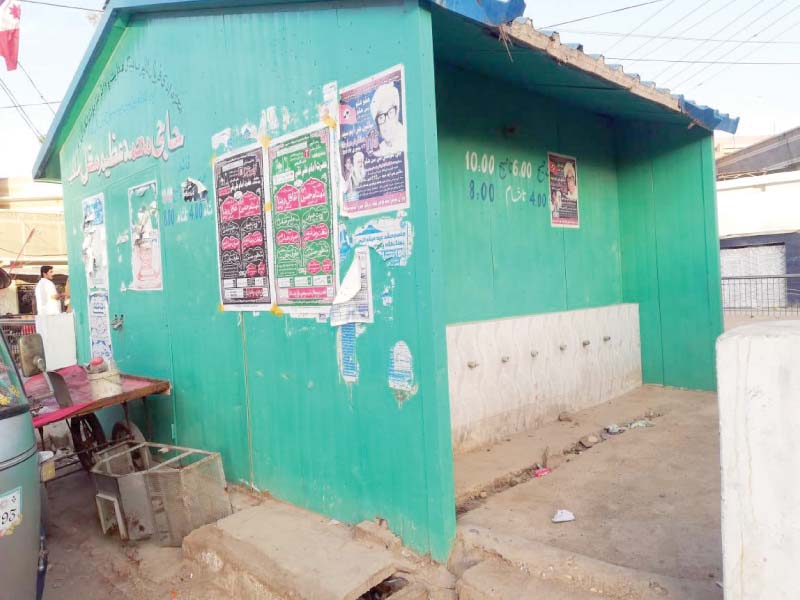 Amost all water filtration plants, like the one pictured above, established by the then-district nazim Faryal Talpur, sister of Asif Zardari, during General Pervez Musharraf era are out of order. PHOTO: EXPRESS