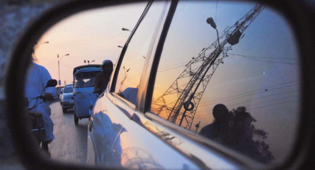 Side-view mirrors are easy to steal and pay thieves well.PHOTO: FILE