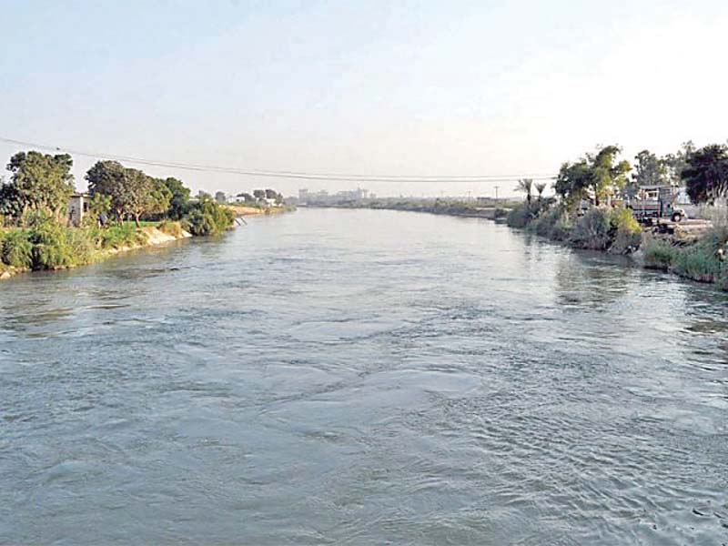Poisonous water is being thrown into the Kotri Barrage canal which supplies water to Karachi. This has become a health and environmental hazard for the people of Jamshoro, Thatta and Karachi. PHOTO: FILE