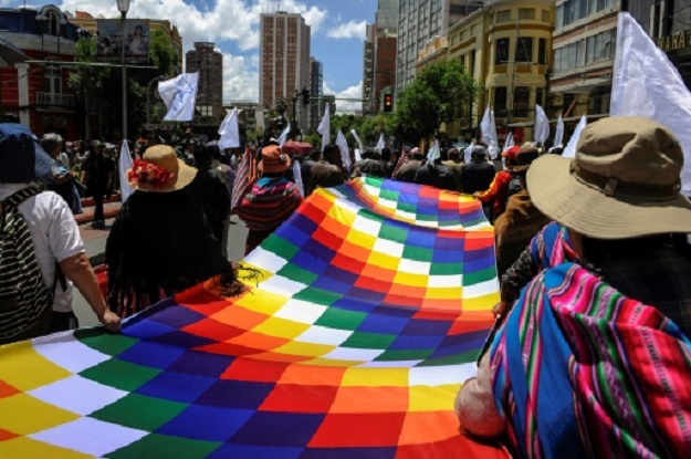 Demonstrators march to demand peace in La Paz. PHOTO: AFP