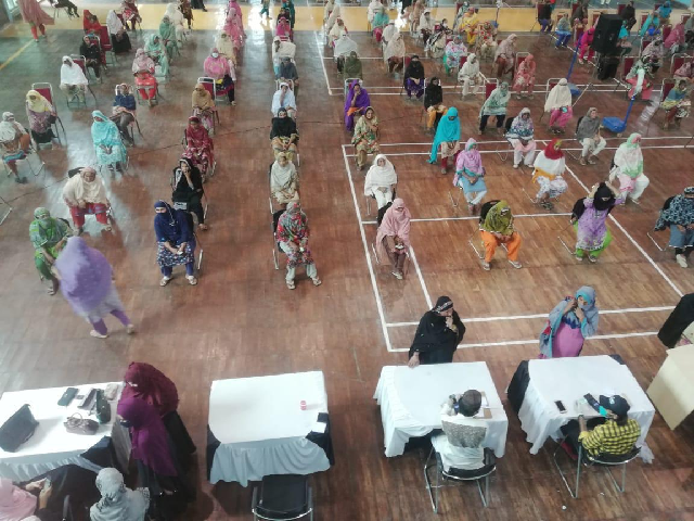 Ehsaas Emergency Cash Programme was launched to provide cash assistance of Rs12,000 to those rendered jobless amid lockdown. PHOTO: FILE