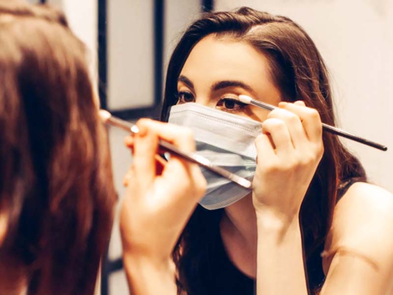 Eye make-up looks to try with your mask on