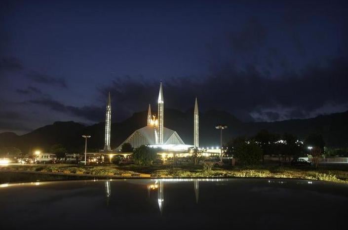 President for allowing women to pray in Faisal Mosque’s main hall