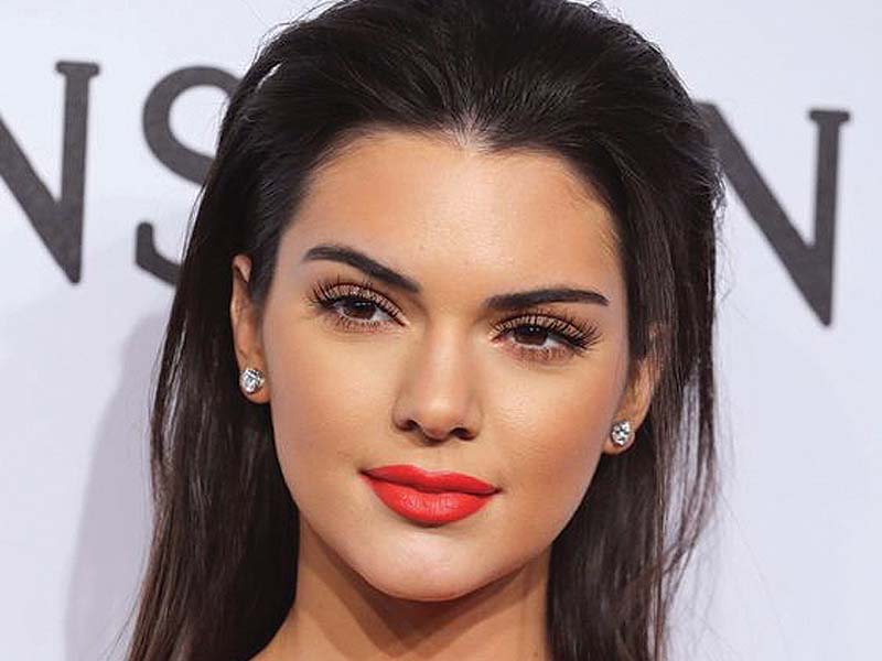 How to ace a classic red lip