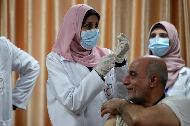 Israel to vaccinate Palestinian labourers against Covid-19