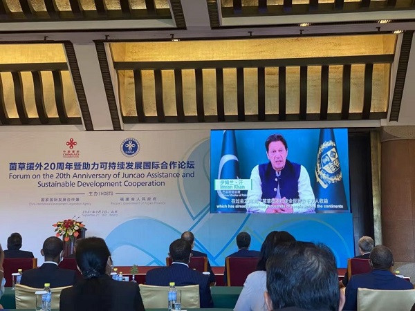Poverty alleviation, tackling climate change government’s key priorities: PM Imran
