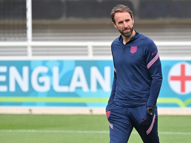 Southgate urges England to learn lessons from Euro heartbreak