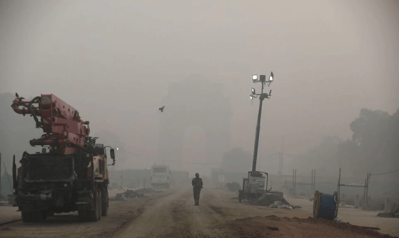 Indian capital shuts schools as pollution ’emergency’ looms