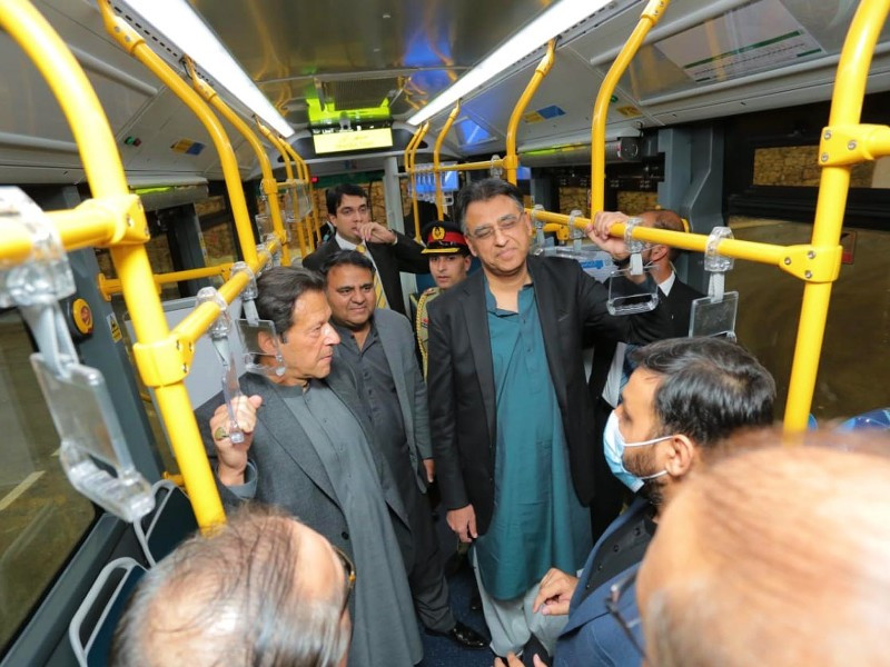 PTI, PPP and PML-N bicker over Karachi’s bus project