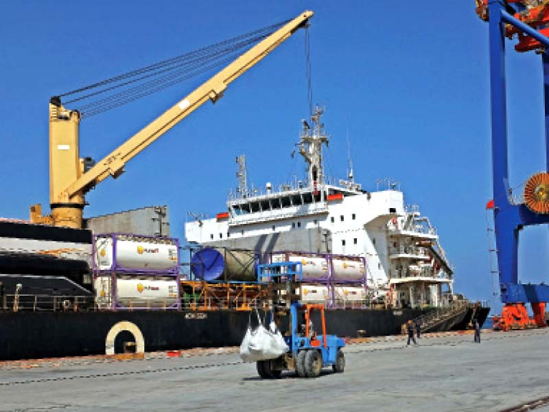 Traders laud cut in port charges