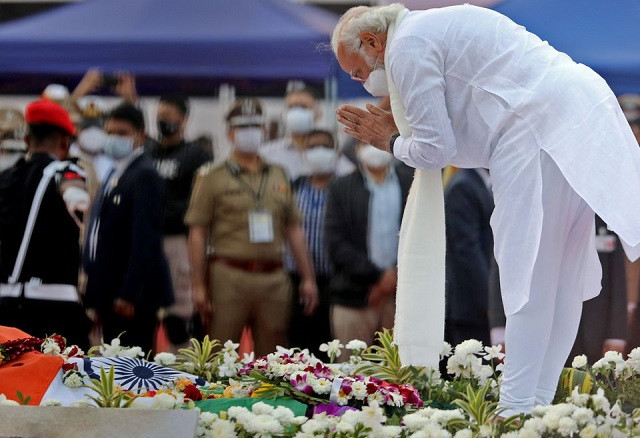 In pictures: Thousands gather to say goodbye to Lata Mangeshkar