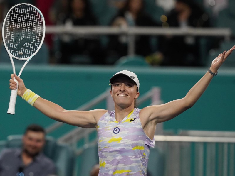 Swiatek becomes new world No 1 with Miami win