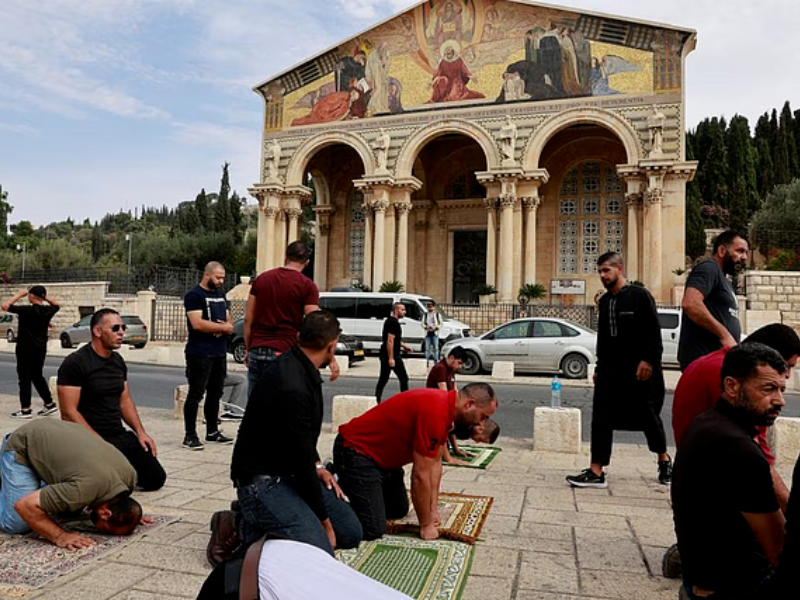 Prayers, protests and clashes in Jerusalem and West Bank as Gaza war rages