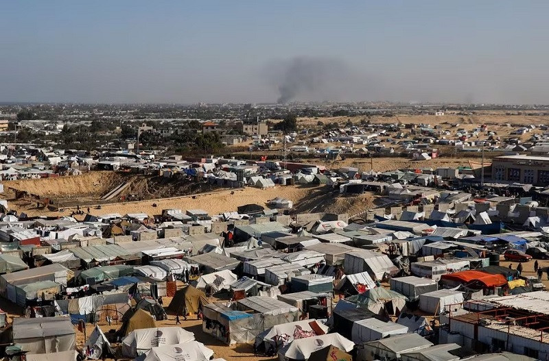 At least nine dead at UN complex as Israeli forces advance through Khan Younis