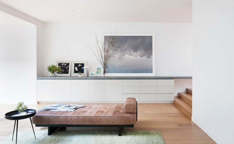 From Disorder to Tranquillity: The Art of Minimalist Living