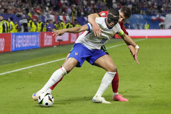 Freewheeling Spain face austere French in Euro 2024 final bid