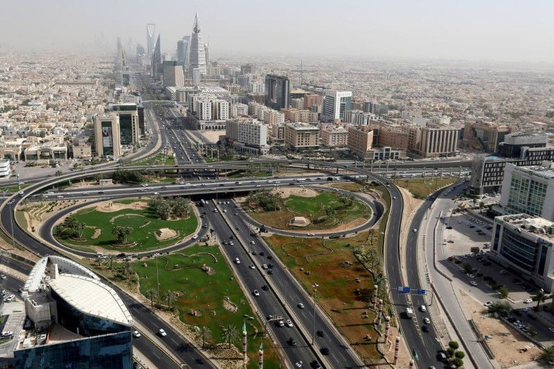 Saudi Arabia eases tourist visa requirements for Pakistani travellers