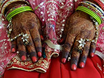 20 and about to get married? Say goodbye to your dreams and careers