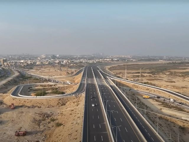 Choked by concrete – Lyari Expressway vs Malir Expressway