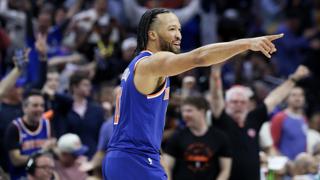 Knicks sweep past 76ers into NBA finals